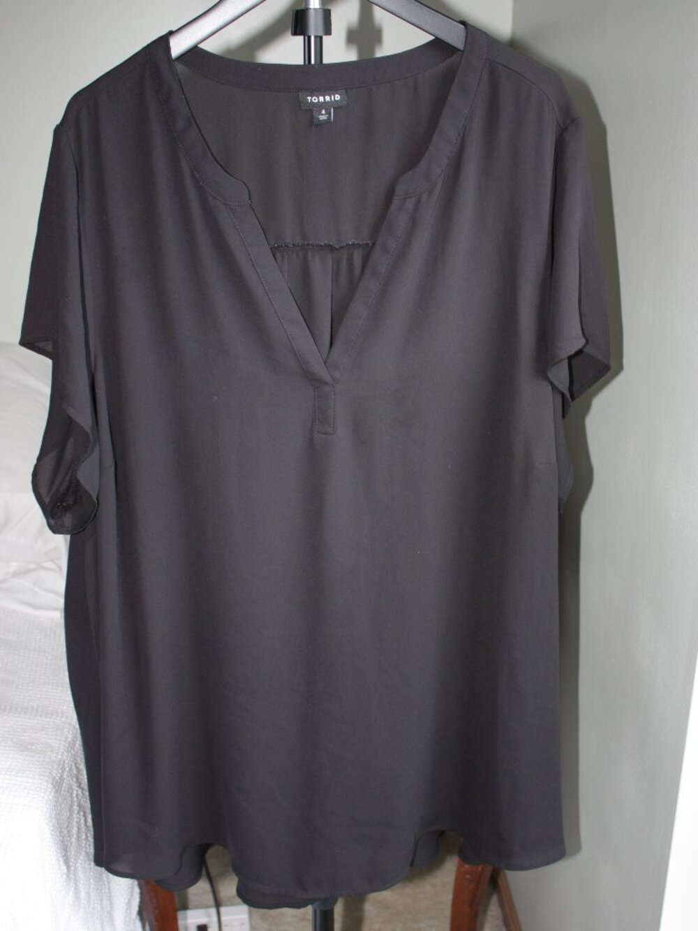 Torrid Black Georgette Split Neck Short Sleeve Blouse Top Size 4 / 4X
